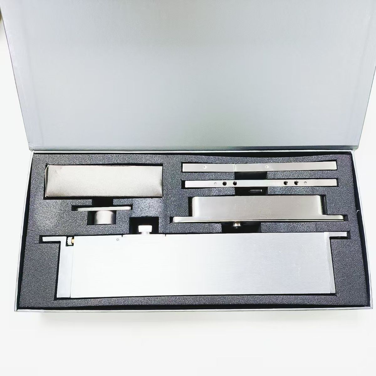 D-1067 - Image 2